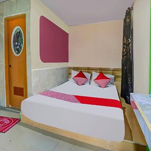 OYO 90161 Hotel Lendosis Pipa Reja Angkatan 66